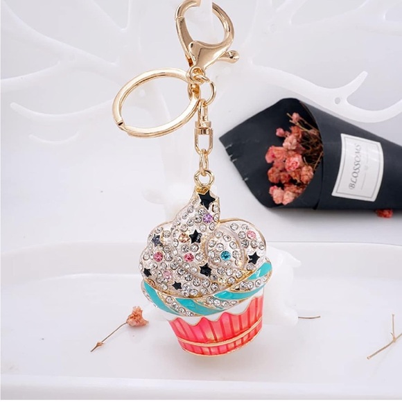 Accessories - 🧁 Cupcake Rainbow Rhinestone Charm Keychain